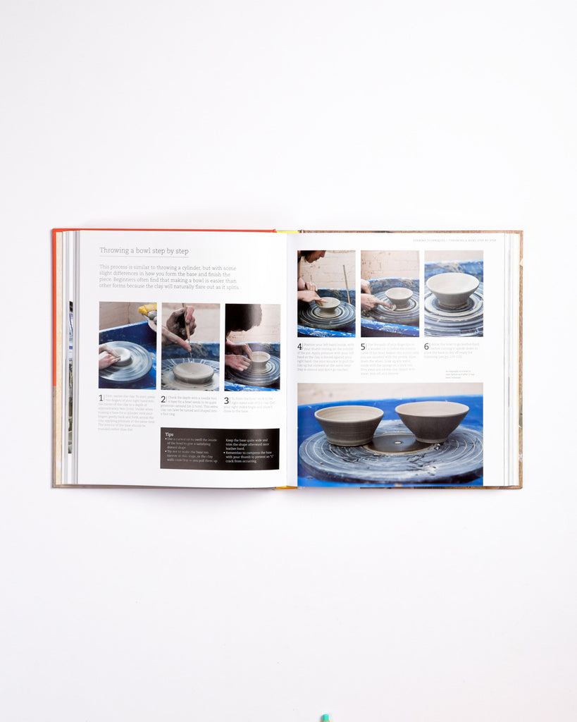 The Ceramics Bible: The Complete Guide to Materials and Techniques