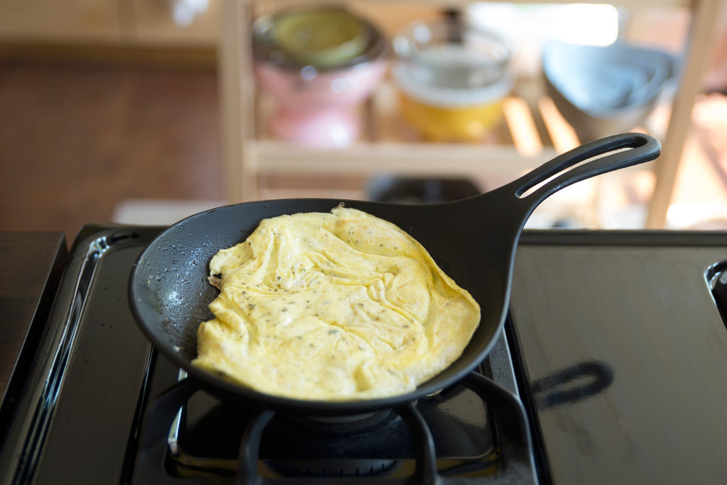 Iwachu Cast-Iron Omelette Pan